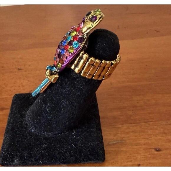 Colorful Parrot Stretch Ring Gold Tone Enamel Rhinestone Macaw Bird Size 7-8 - Picture 8 of 13